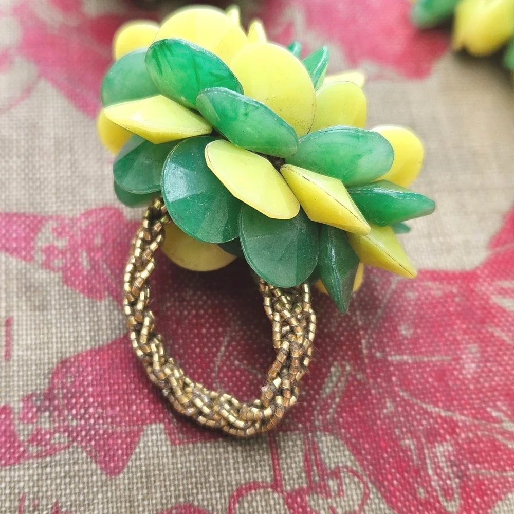 Vintage 70s Japan Green Yellow Plastic Petal Cluster Ring & Clip On Earrings Set